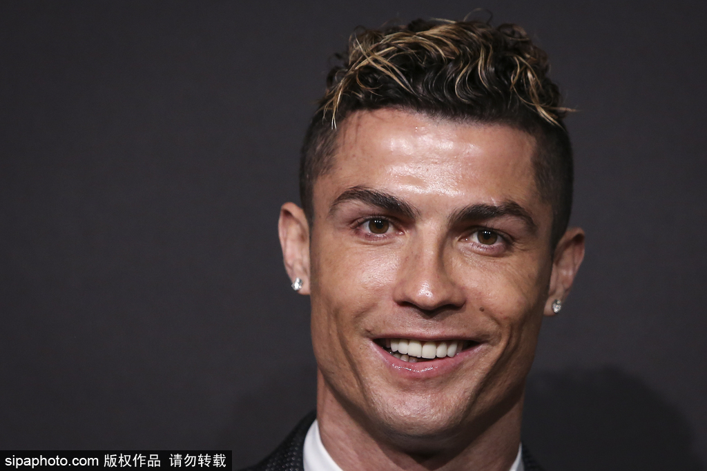 詹姆斯：到这个阶段已不在乎角色和做什么，最关注如何赢球（詹姆斯：现在不在乎角色与分工，只在乎如何赢球）