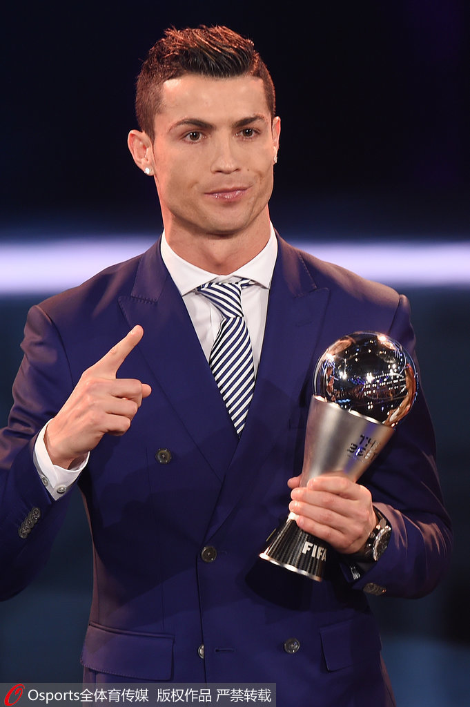 上海海港足球俱乐部举行2025赛季出征仪式