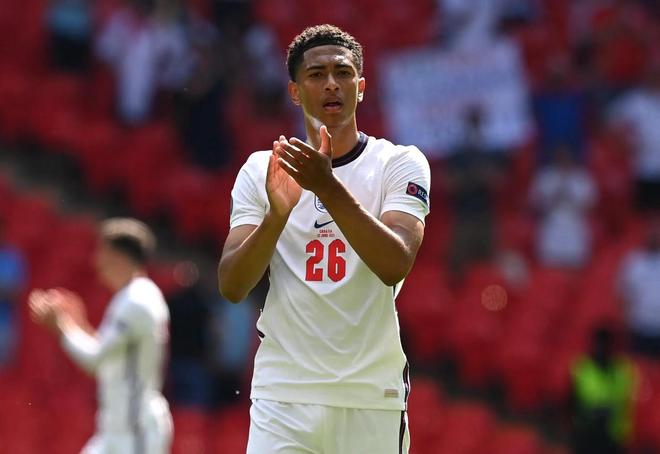 王钰栋首个主力赛季表现：共12球5助攻，荣膺中超本土金靴（王钰栋主力处子季斩12球5助，加冕中超本土金靴）