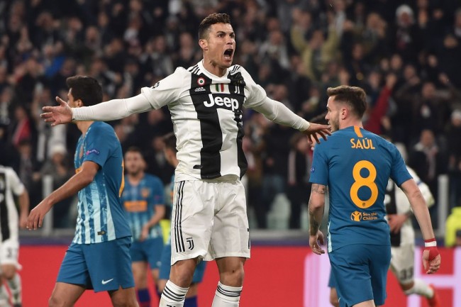 欧冠赛场精彩瞬间：皇马主场2-0取胜,（欧冠经典瞬间：皇马主场2-0告捷）