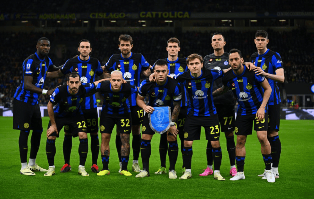 孔帕尼谈乌尔比希：他从诺伊尔身上学到了很多，正在稳步成长（孔帕尼：乌尔比希从诺伊尔身上获益良多，正稳步提升）