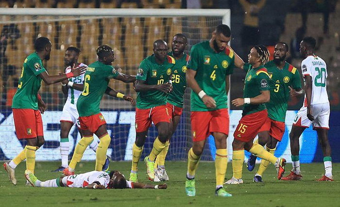 彭南特猛烈批评科纳特，急切呼吁格伊一月加盟（彭南特狠批科纳特，盼一月签下格伊）