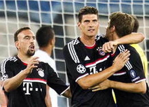 弗赖堡4-3沃尔夫斯堡，格里福点射、舍尔汉特破门（弗赖堡4-3险胜沃尔夫斯堡：格里福点球命中，舍尔汉特破门）