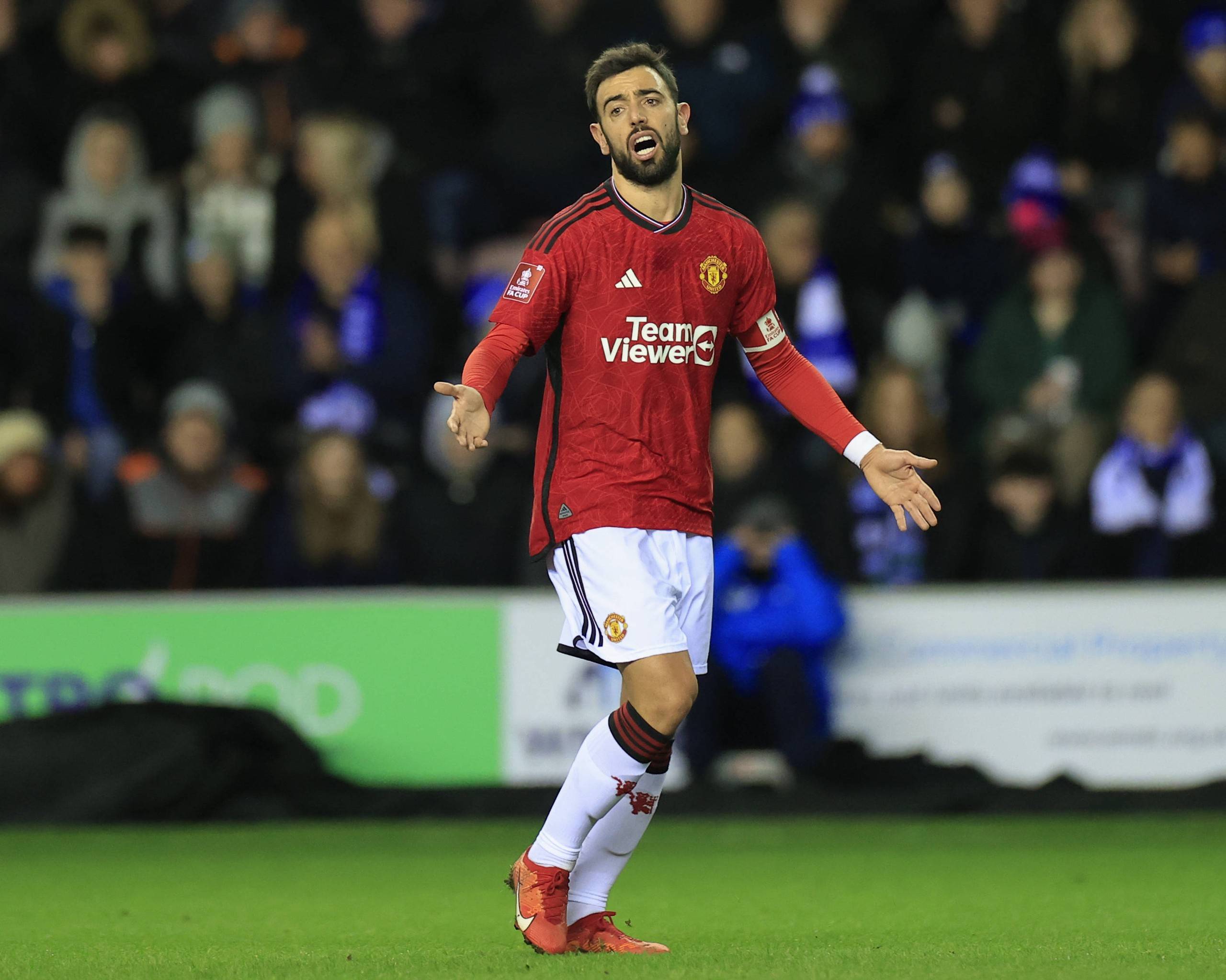 TA：不少人希望迈阿密输球，但也认为他们夺冠对联赛有好处（TA：许多人盼迈阿密落败，却认为其夺冠有益联盟）