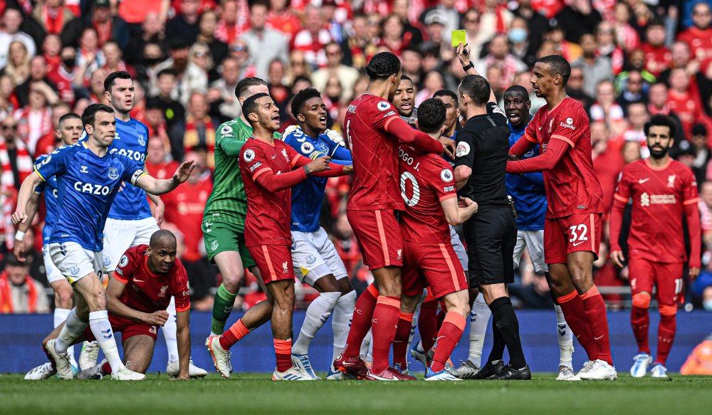 欧冠前瞻：天王山战役！枪手拜仁对决火热来袭，谁是全欧最强？（欧冠前瞻：巅峰对决一触即发！阿森纳VS拜仁，谁是欧洲最强王者？）